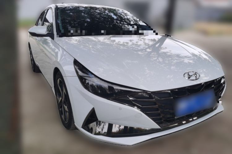 Used Hyundai Elantra 2023 1.5L CVT GLX Elite Edition Front Right 45 Deg