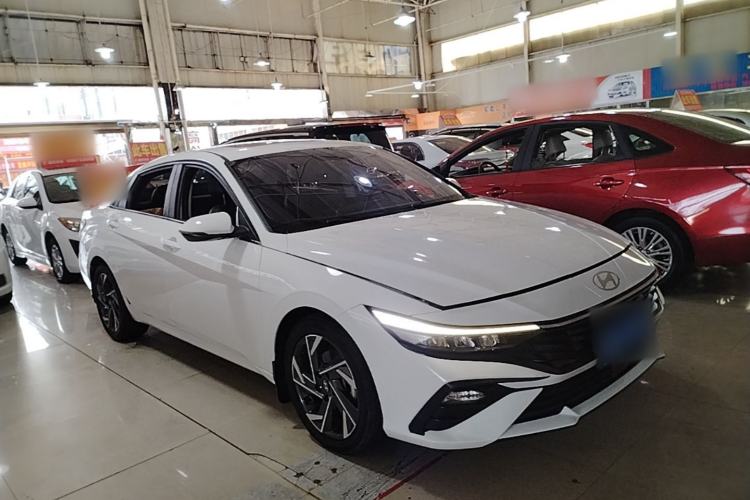 Used Hyundai Elantra 2023 1.5L CVT GLX Elite Edition Front Right 45 Deg