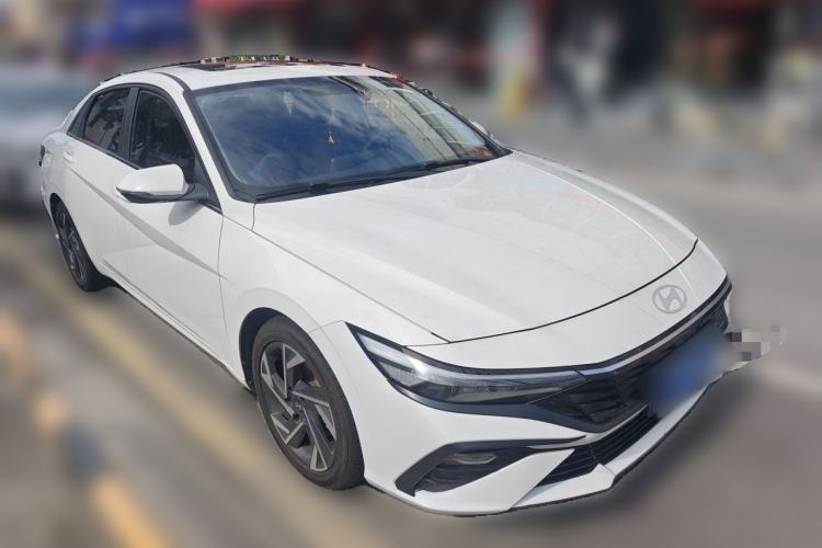 Used Hyundai Elantra 2023 1.5L CVT GLX Elite Edition Front Right 45 Deg