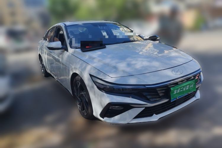 Used Hyundai Elantra 2023 1.5L CVT GLX Elite Edition Front Right 45 Deg