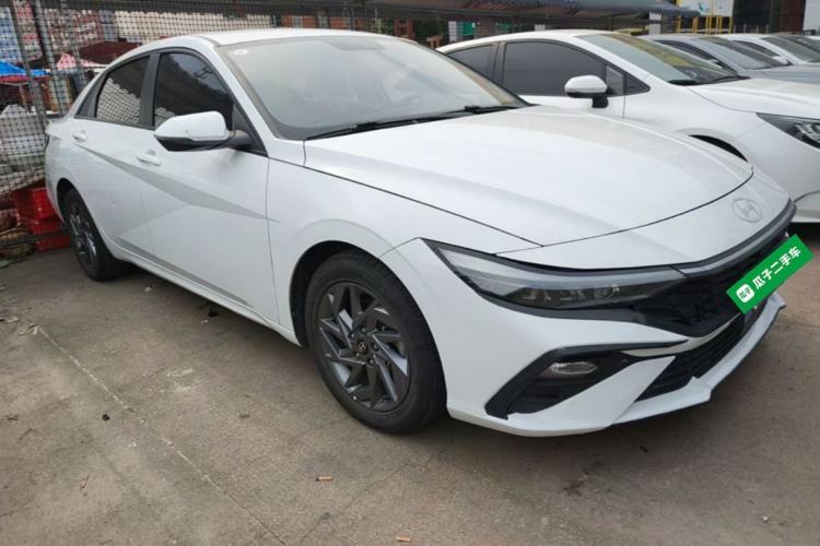 Used Hyundai Elantra 2023 1.5L CVT GLS Leading Edition Front Right 45 Deg