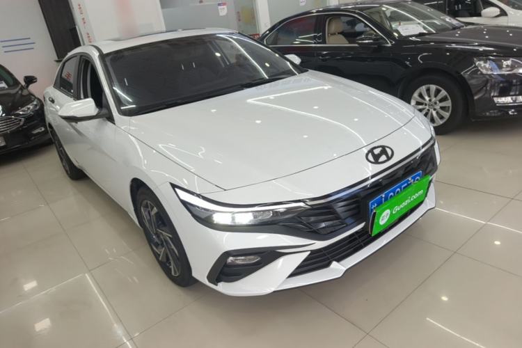 Used Hyundai Elantra 2023 1.5L CVT GLX Elite Edition Front Right 45 Deg