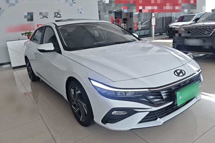 Used Hyundai Elantra 2023 1.5L CVT GLX Elite Edition Front Right 45 Deg