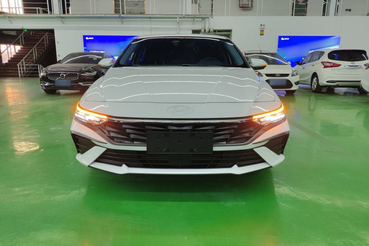 Used Hyundai Elantra 2023 1.5L CVT LUX Prestige Edition Front