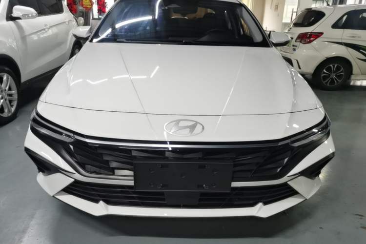 Used Hyundai Elantra 2023 1.5L CVT LUX Prestige Edition Front