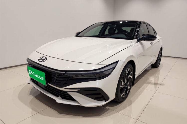 Hyundai Elantra 2023 1.5L CVT LUX Prestige Edition