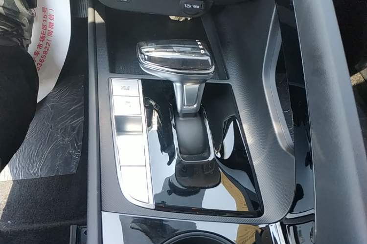 Used Hyundai Elantra 2023 1.5L CVT GLX Elite Edition Gear Lever