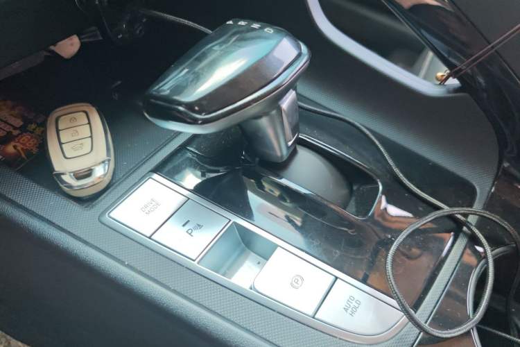 Used Hyundai Elantra 2023 1.5L CVT GLX Elite Edition Gear Lever