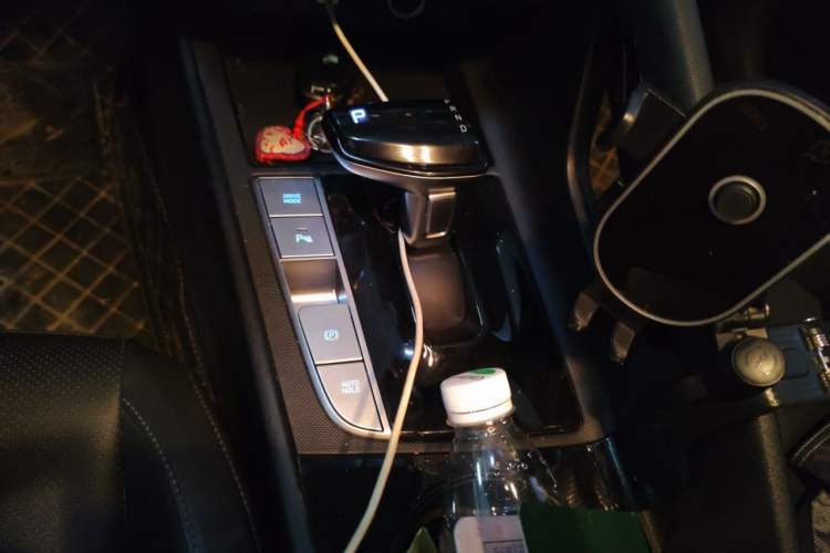 Used Hyundai Elantra 2023 1.5L CVT LUX Prestige Edition Gear Lever