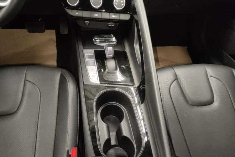 Used Hyundai Elantra 2023 1.5L CVT GLX Elite Edition Gear Lever