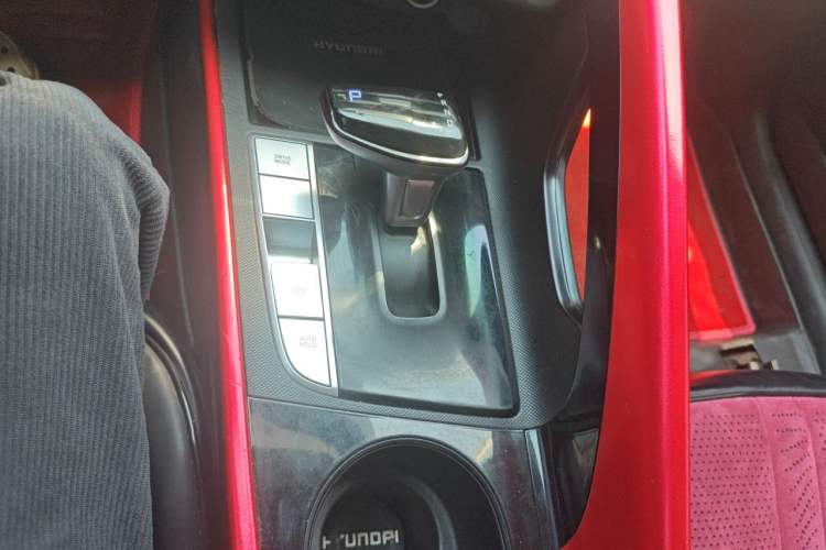 Used Hyundai Elantra 2023 1.5L CVT GLS Leading Edition Gear Lever