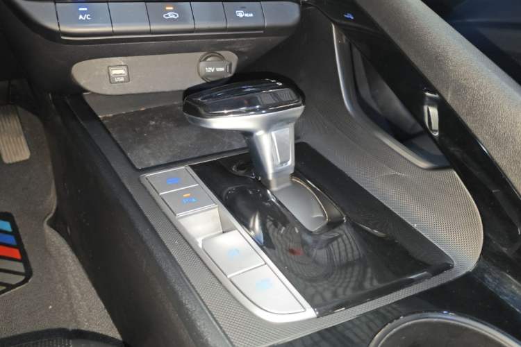Used Hyundai Elantra 2023 1.5L CVT GLX Elite Edition Gear Lever