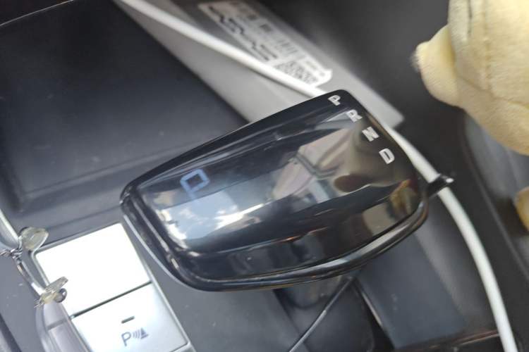 Used Hyundai Elantra 2023 1.5L CVT LUX Prestige Edition Gear Lever