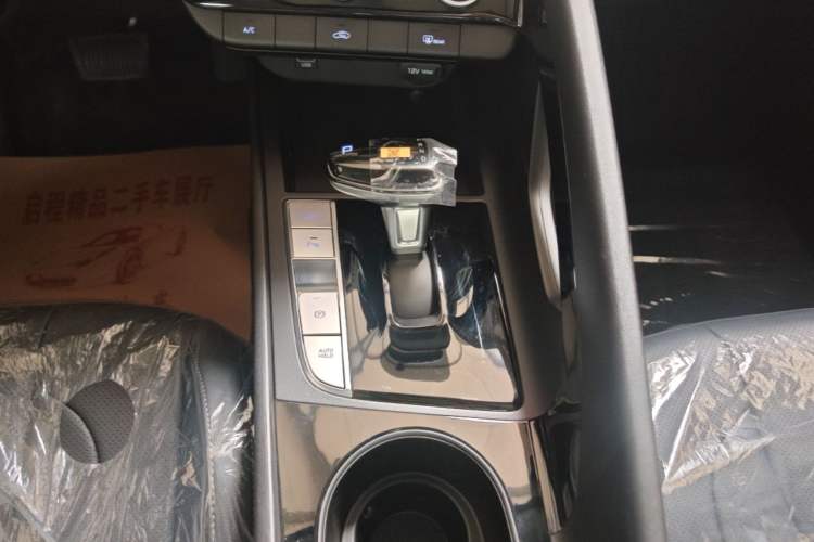 Used Hyundai Elantra 2023 1.5L CVT GLX Elite Edition Gear Lever