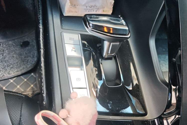 Used Hyundai Elantra 2023 1.5L CVT GLX Elite Edition Gear Lever
