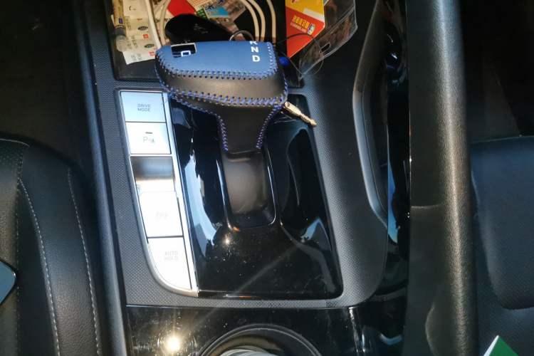 Used Hyundai Elantra 2023 1.5L CVT GLX Elite Edition Gear Lever