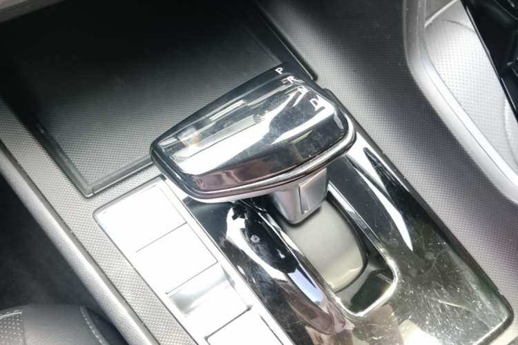 Used Hyundai Elantra 2023 1.5L CVT GLX Elite Edition Gear Lever