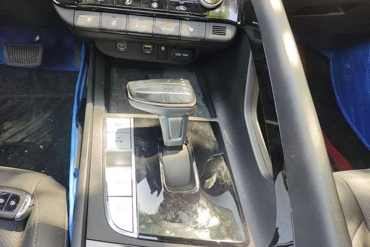 Used Hyundai Elantra 2023 1.5L CVT LUX Prestige Edition Gear Lever