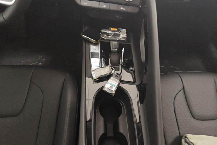 Used Hyundai Elantra 2023 1.5L CVT GLX Elite Edition Gear Lever
