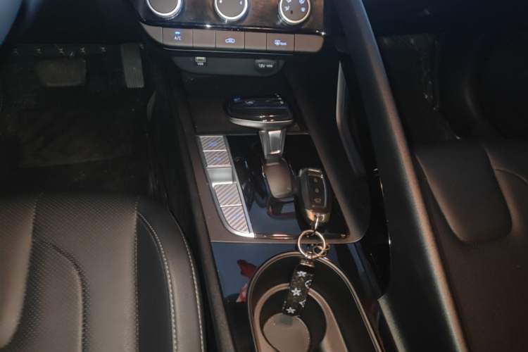 Used Hyundai Elantra 2023 1.5L CVT GLX Elite Edition Gear Lever