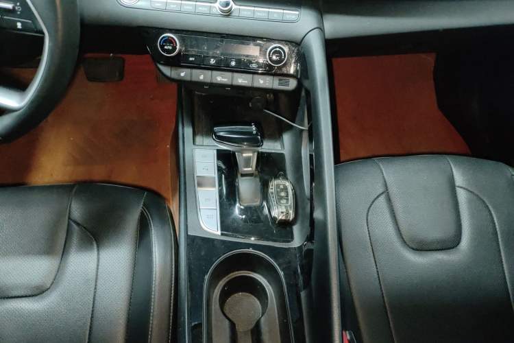 Used Hyundai Elantra 2023 1.5L CVT LUX Prestige Edition Gear Lever