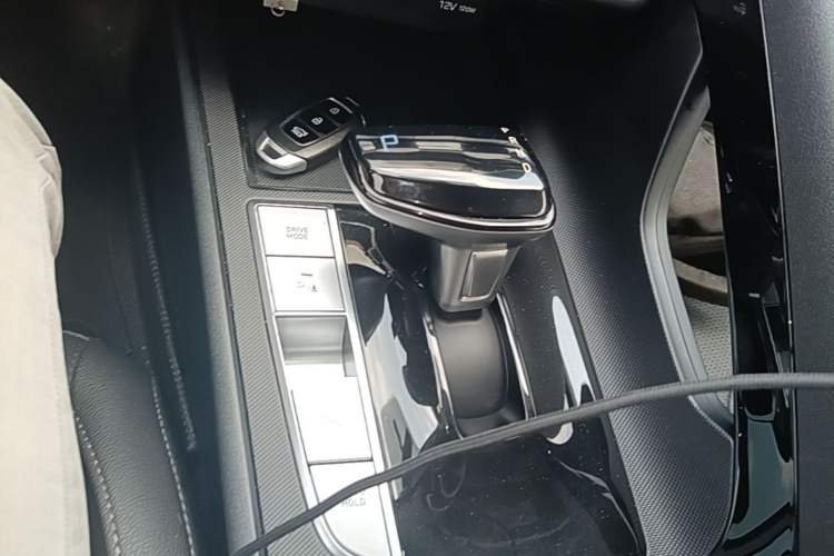 Used Hyundai Elantra 2023 1.5L CVT GLX Elite Edition Gear Lever