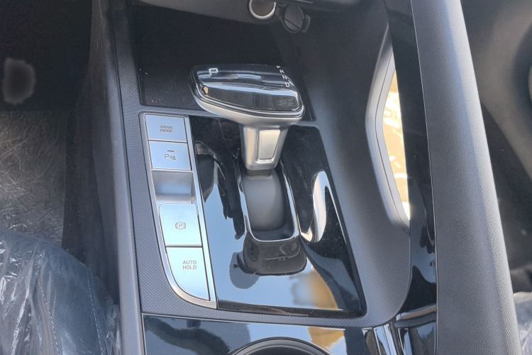 Used Hyundai Elantra 2023 1.5L CVT GLX Elite Edition Gear Lever
