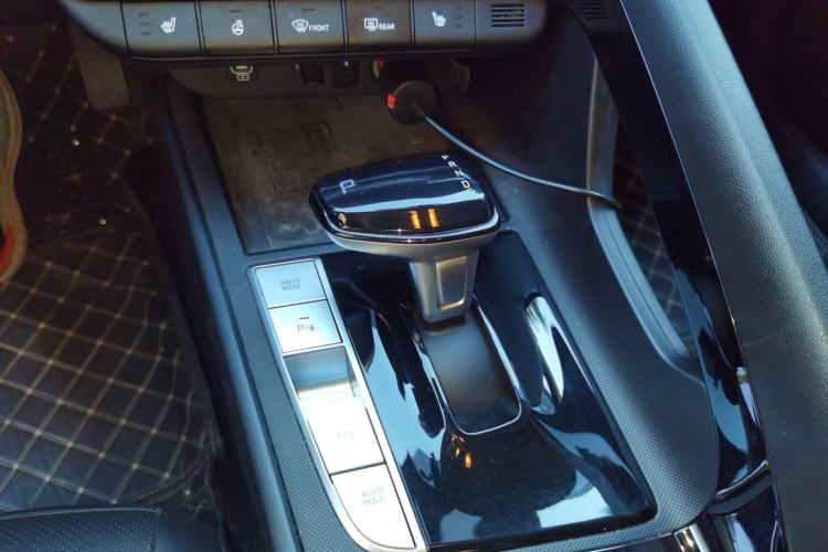 Used Hyundai Elantra 2023 1.5L CVT LUX Prestige Edition Gear Lever