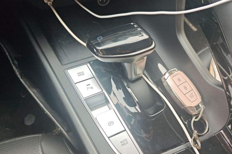 Used Hyundai Elantra 2023 1.5L CVT LUX Prestige Edition Gear Lever
