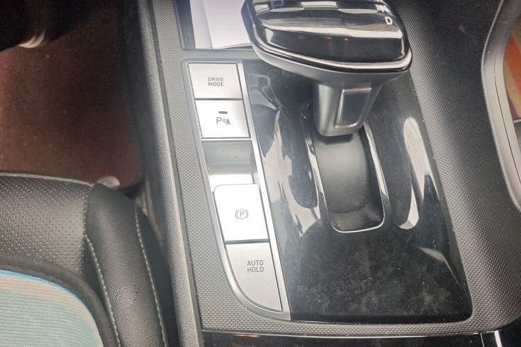 Used Hyundai Elantra 2023 1.5L CVT GLX Elite Edition Gear Lever