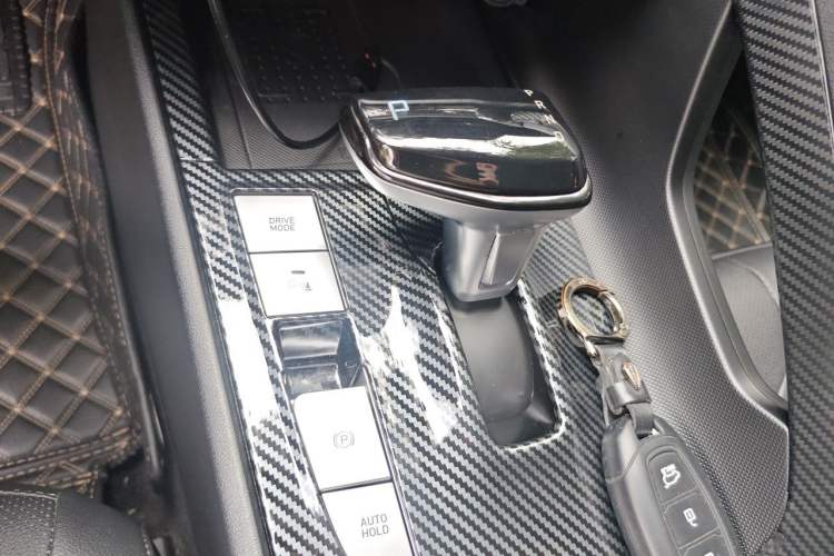 Used Hyundai Elantra 2023 1.5L CVT LUX Prestige Edition Gear Lever