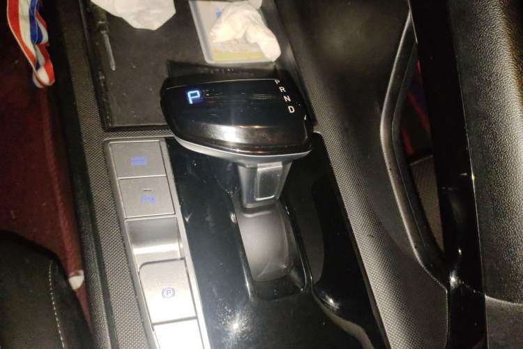 Used Hyundai Elantra 2023 1.5L CVT GLX Elite Edition Gear Lever