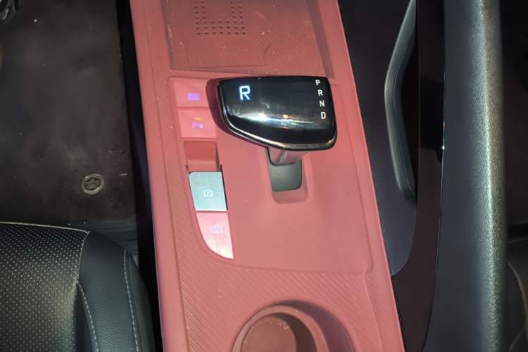 Used Hyundai Elantra 2023 1.5L CVT GLX Elite Edition Gear Lever