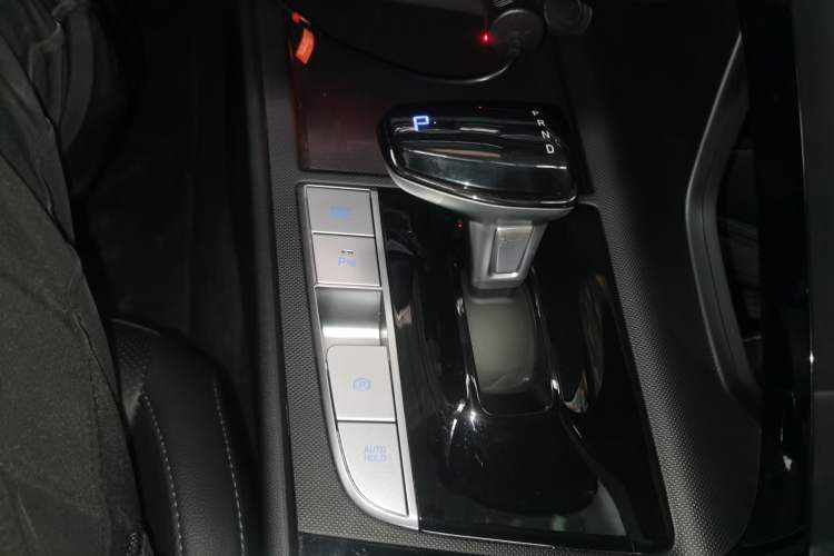 Used Hyundai Elantra 2023 1.5L CVT GLX Elite Edition Gear Lever
