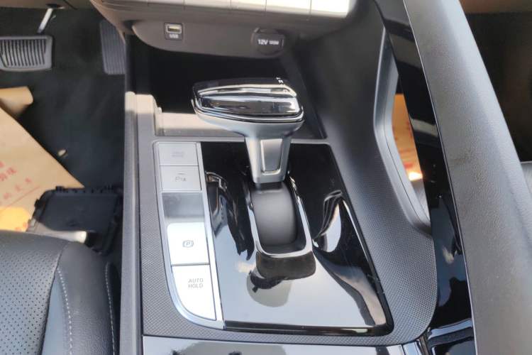 Used Hyundai Elantra 2023 1.5L CVT GLX Elite Edition Gear Lever
