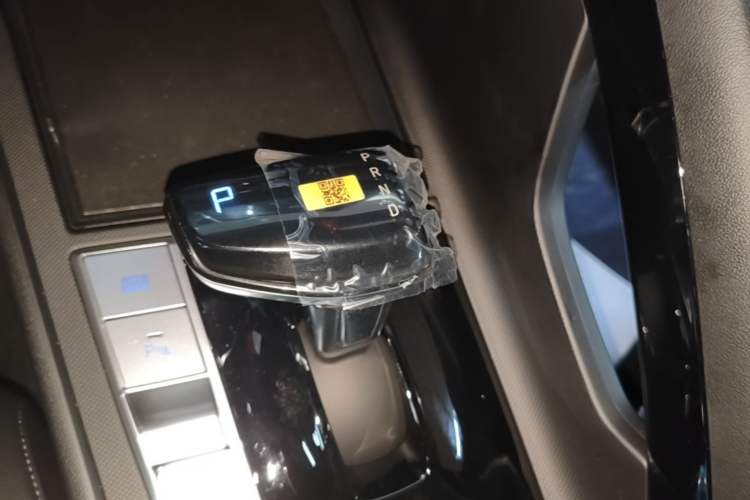 Used Hyundai Elantra 2023 1.5L CVT GLX Elite Edition Gear Lever