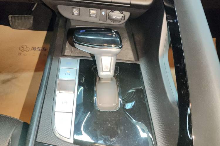 Used Hyundai Elantra 2023 1.5L CVT LUX Prestige Edition Gear Lever