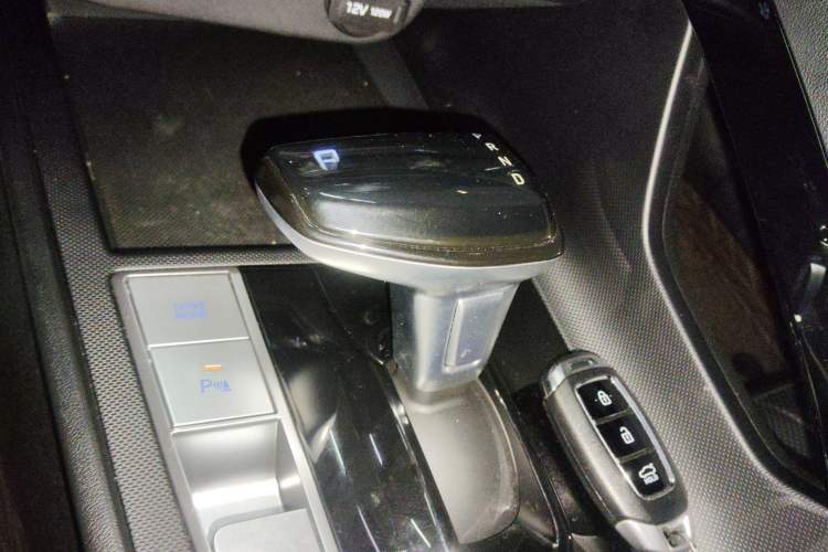 Used Hyundai Elantra 2023 1.5L CVT GLX Elite Edition Gear Lever