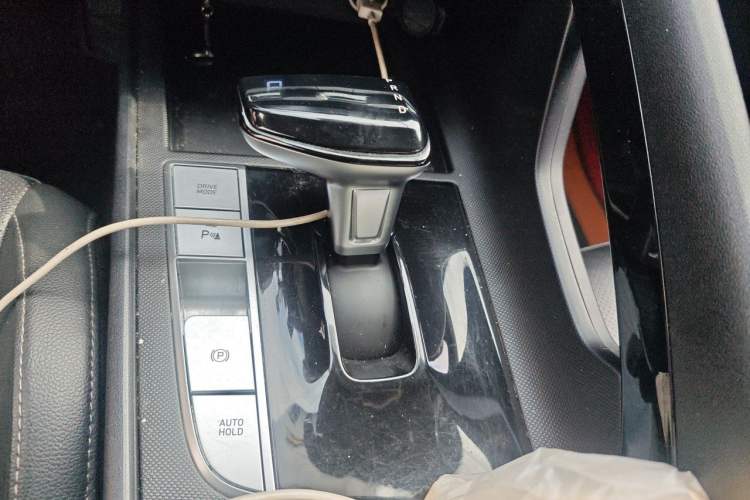 Used Hyundai Elantra 2023 1.5L CVT GLX Elite Edition Gear Lever