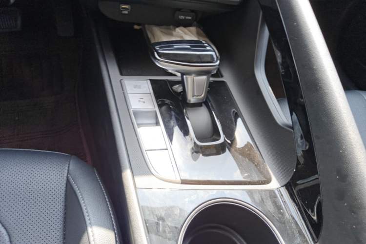 Used Hyundai Elantra 2023 1.5L CVT GLX Elite Edition Gear Lever