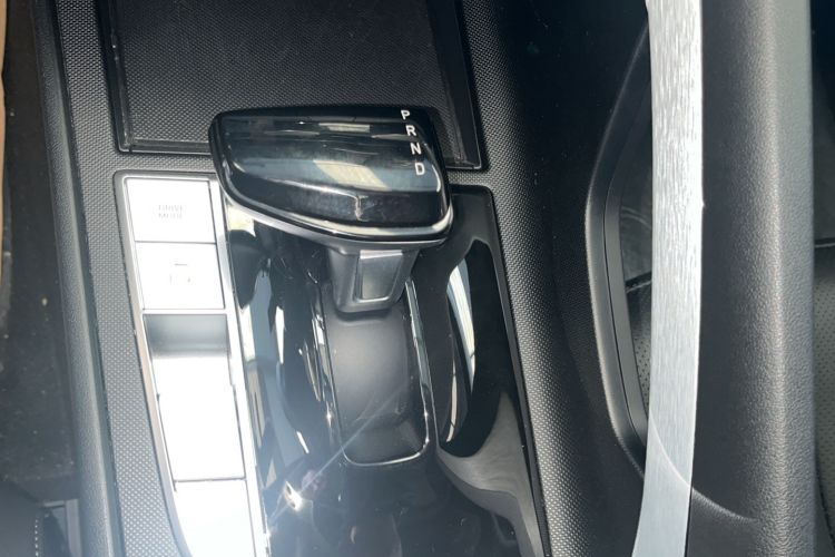 Used Hyundai Elantra 2023 1.5L CVT GLX Elite Edition Gear Lever