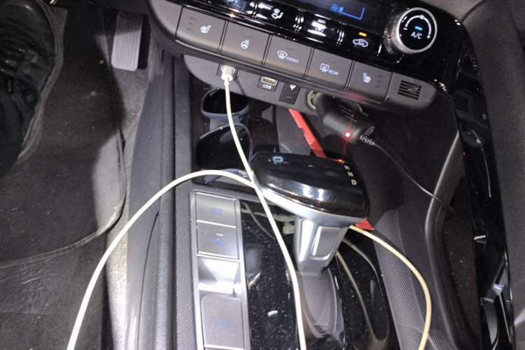 Used Hyundai Elantra 2023 1.5L CVT LUX Prestige Edition Gear Lever