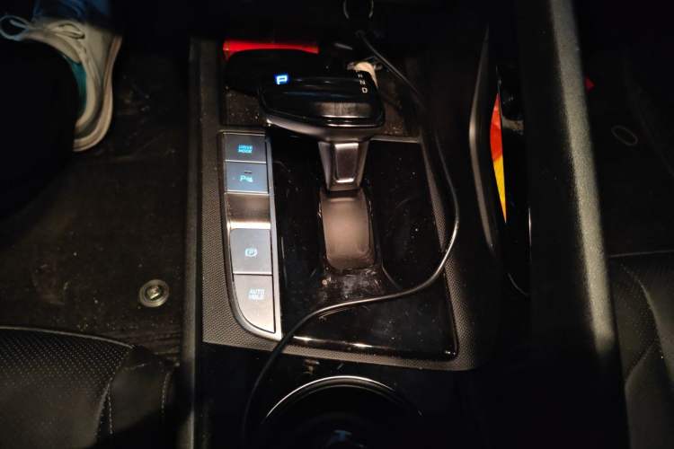 Used Hyundai Elantra 2023 1.5L CVT GLX Elite Edition Gear Lever