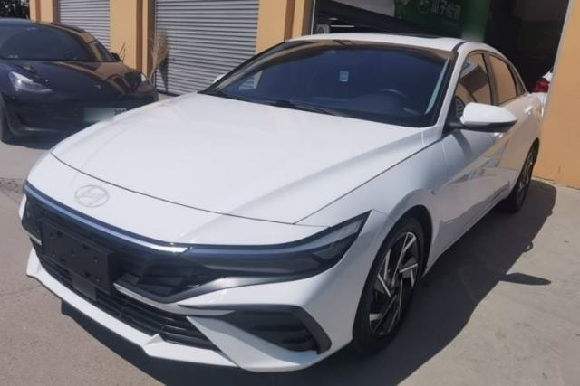 Used Hyundai Elantra 2023 1.5L CVT LUX Prestige Edition