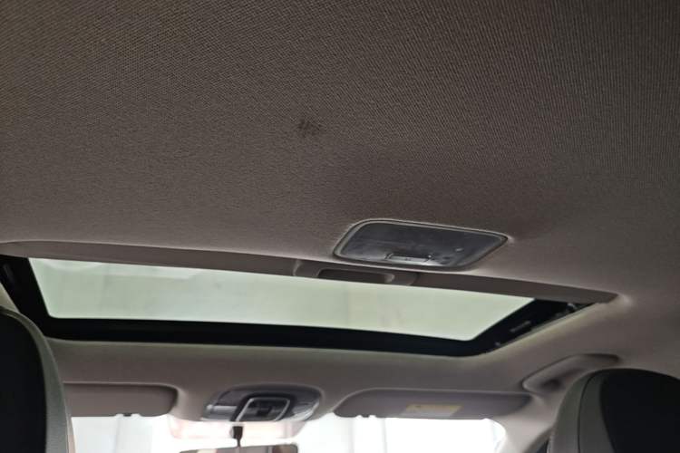 Used Hyundai Elantra 2023 1.5L CVT GLX Elite Edition Headliner