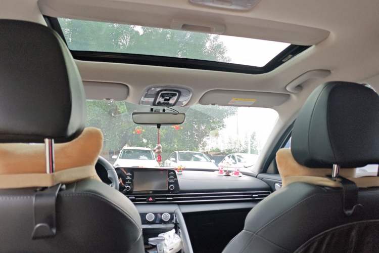 Used Hyundai Elantra 2023 1.5L CVT GLX Elite Edition Headliner