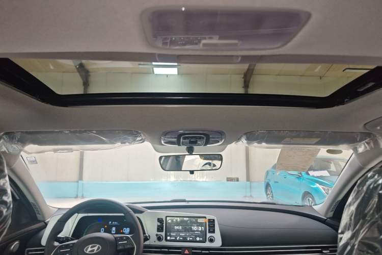 Used Hyundai Elantra 2023 1.5L CVT GLX Elite Edition Headliner