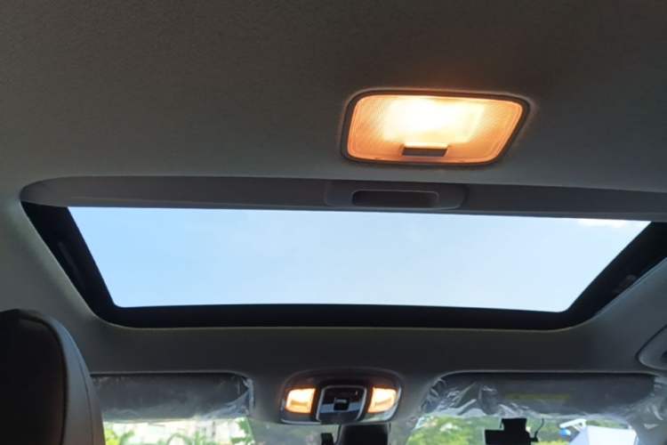 Used Hyundai Elantra 2023 1.5L CVT LUX Prestige Edition Headliner