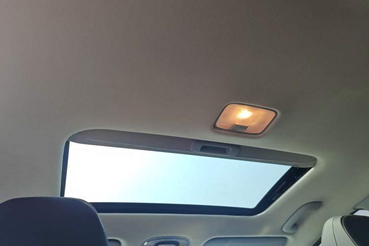 Used Hyundai Elantra 2023 1.5L CVT LUX Prestige Edition Headliner