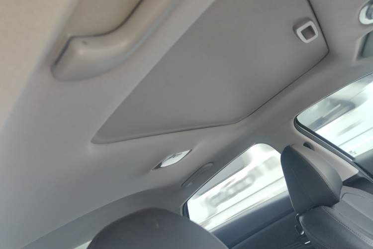 Used Hyundai Elantra 2023 1.5L CVT GLX Elite Edition Headliner